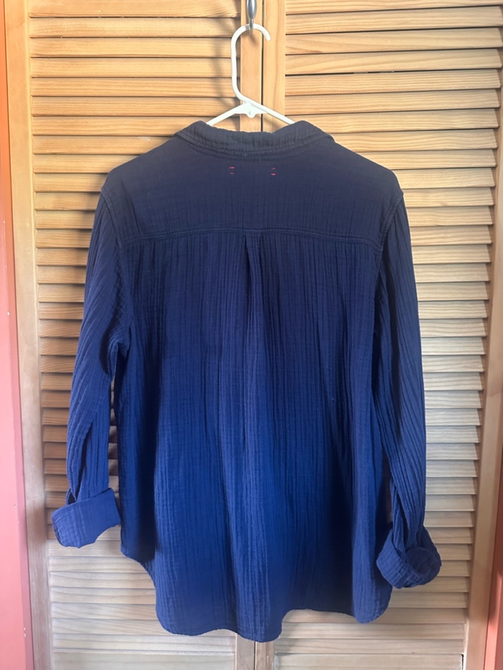 XiRENA Navy Crinkled Button-Down Shirt - Picture 3 of 6